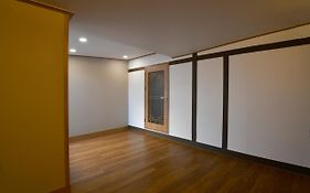 Guma Modern Hanokstay